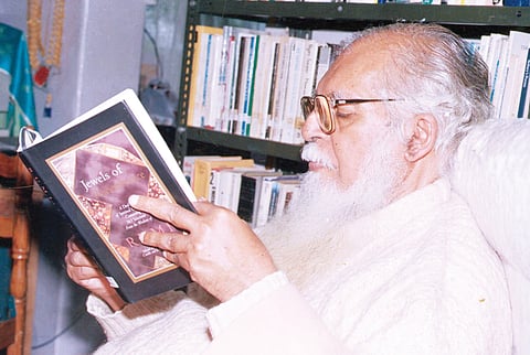 ആരായിരുന്നു ഗുരു നിത്യ എന്ന മനുഷ്യന്? യതി എന്ന അനുരാഗനദിയെക്കുറിച്ച്