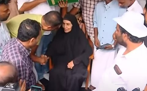 മകനെ കാണാന് റിയാദിലെ അല് ഇസ്ക്കാന് ജയിലില് എത്തിയ ഫാത്തിമ