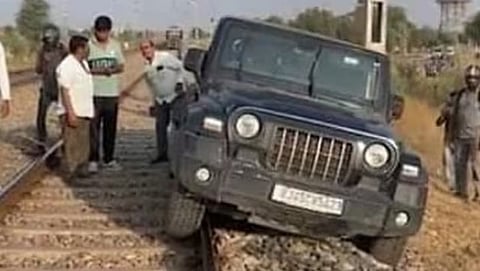 Thar SUV On Railway Track In Jaipur
