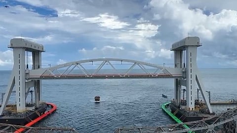 vertical lift pamban bridge