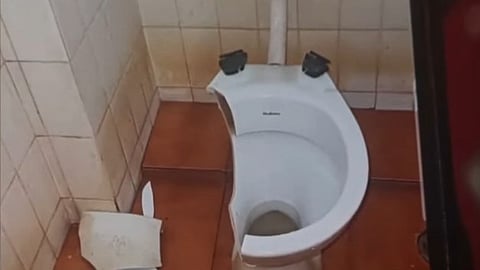 A closet in the Secretariat's washroom collapsed