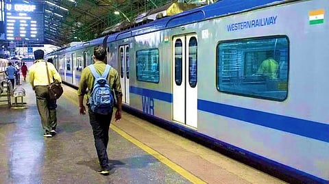 13 ലോക്കല് ട്രെയിനുകള് കൂടി എസി; 'കൂളായി' മുംബൈ സബേര്ബന്