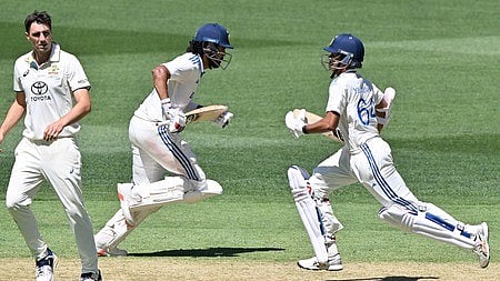 Australia suffers setback before second Test; super pacer out