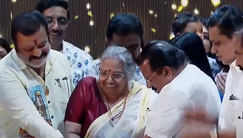 ശാരദാമ്മയുടെ തൊണ്ണൂറാം പിറന്നാള് ആഘോഷവേളയില് സുരേഷ് ഗോപി