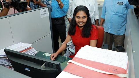 'ഇവിടെയാരും ഒറ്റപ്പെട്ടുപോകില്ല, ഈ സര്ക്കാരിന്റെയും നാടിന്റെയും ഉറപ്പാണ്'