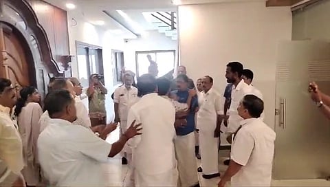 കോണ്ഗ്രസ് പ്രവര്ത്തകര് തമ്മിലുണ്ടായ കയ്യാങ്കളി