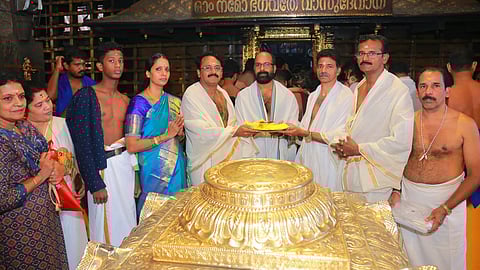 ഗുരുവായൂരപ്പന് വഴിപാട്; 25 ലക്ഷം വില മതിക്കുന്ന സ്വര്ണ നിവേദ്യക്കിണ്ണം നല്കി ചെന്നൈ സ്വദേശി