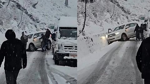 മണാലിയില് ശക്തമായ മഞ്ഞുവീഴ്ചയെത്തുടര്ന്ന് വാഹനങ്ങള് കുടുങ്ങിക്കിടക്കുന്നു