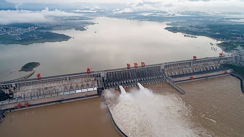 China to build world's largest hydropower dam in Tibet