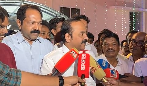 vd satheesan against pinarayi vijayan