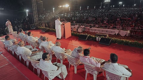 Pinarayi Vijayan sharply criticizes