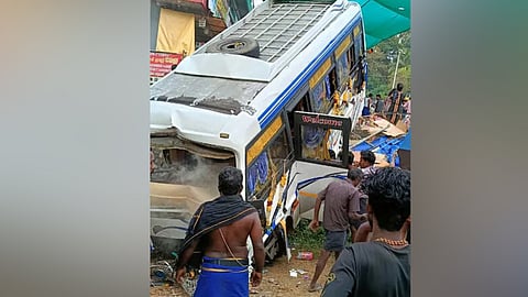 നിയന്ത്രണം വിട്ട് മറിഞ്ഞ ബസ്