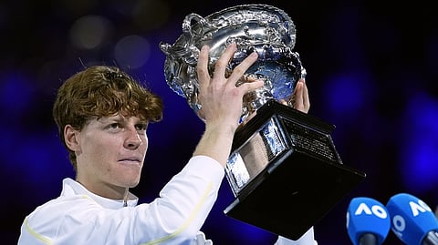 Jannik Sinner beats Alexander Zverev