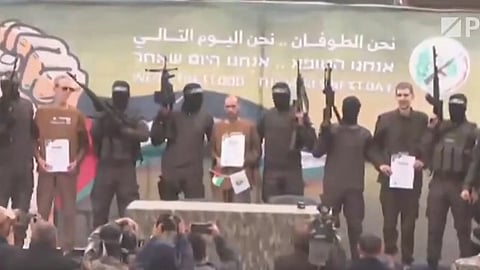 എലി ഷറാബി(52), ഒഹാദ് ബെന് ആമി (56), ഓര് ലെവി (34) എന്നിവരെയാണ് മോചിപ്പിച്ചത്