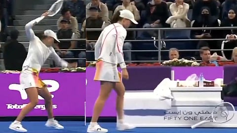 Iga Swiatek smashes racquet