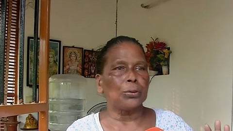 The housewife was tied up and robbed of gold and money.