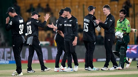 New Zealand Thrash Pakistan