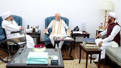 കാന്തപുരം - അമിത് ഷാ കൂടിക്കാഴ്ച: അനുനയത്തിന്റെ വഴിയോ? ചേരി തിരിഞ്ഞ് സോഷ്യല് മീഡിയ