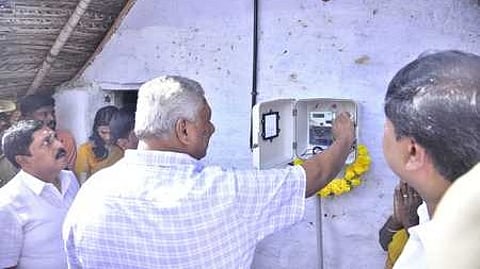 Ministers Dr H C Mahadevappa, Venkatesh and others inaugurate power supply to houses at Palar village