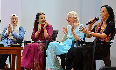 ഇപ്പോള് പ്രണയം കേരളത്തിനോട്, മലയാളികളായ വിദേശ വനിതകള്