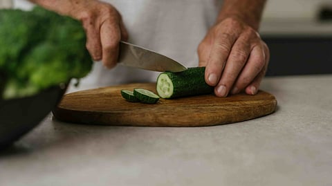 slicing cucumber for salad summer season
