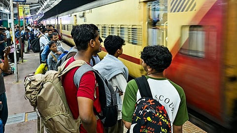 railway berth timing