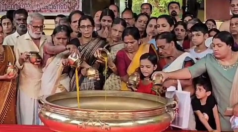 ആറാട്ടുപുഴ ക്ഷേത്രത്തിൽ നെയ് സമർപ്പണ ചടങ്ങ്