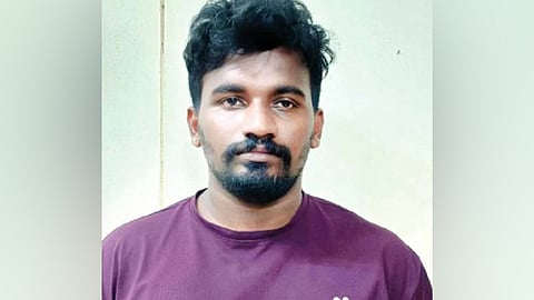 Police seize vehicle owner sells drugs