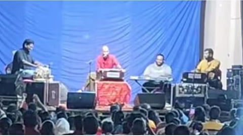 Aloshi again sings revolutionary song during temple festival