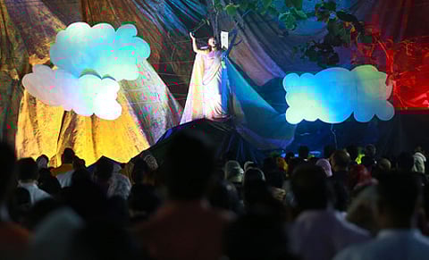 കൊച്ചിയിലെ ചാത്തിയാത്ത് ഔർ ലേഡി ഓഫ് മൗണ്ട് കാർമൽ പള്ളിയിൽ ഈസ്റ്റർ ആഘോഷങ്ങളുടെ ഭാഗമായി  ചിത്രീകരിച്ച യേശുക്രിസ്തുവിന്റെ ഉയിര്ത്തെഴുന്നേല്പ്പ്