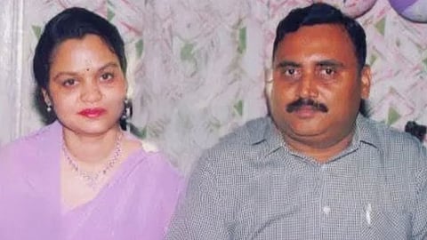 searched  for a method of killing by slitting the throat, Pallavi alleges that her husband gave her daughter drugs