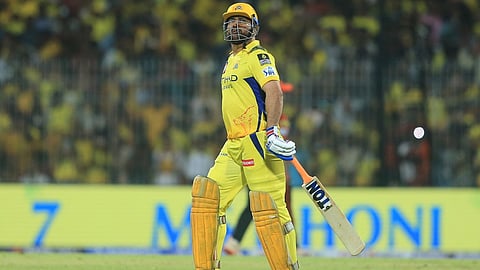 You can plug a hole or two, but if majority does badly, it's difficult: Dhoni