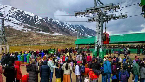 kashmir tourist centre