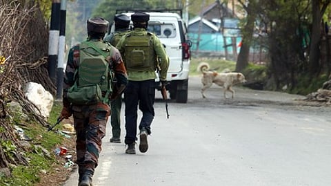 Indian Army takes custody of Pakistani Ranger; caught while trying to cross border