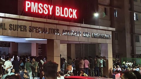 Smoke in kozhikode Medical College casualty; high-level meeting today