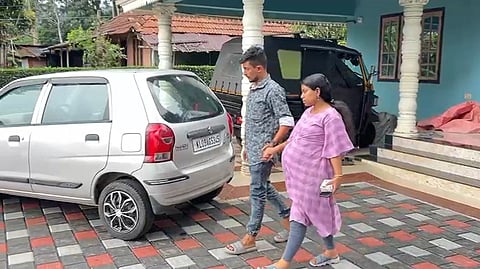 പൂര്ണ ഗര്ഭിണിക്ക് ആരോഗ്യവകുപ്പ് കാലാവധി കഴിഞ്ഞ മരുന്നുകള് നല്കി; യുവതി ആശുപത്രിയില്