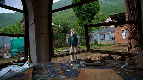 Pakistan violates ceasefire