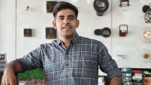 Youth Congress leader arrested for tearing a flex with the Chief Minister's picture