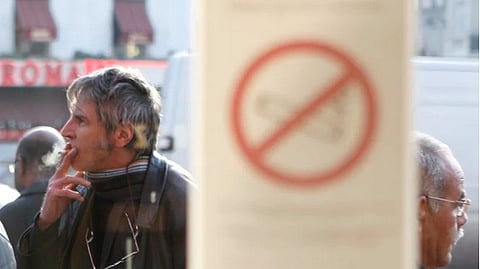 French health ministry extends smoking ban
