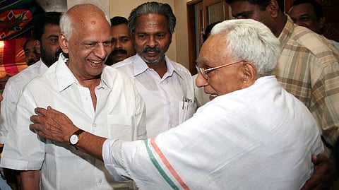 Thennala Balakrishnapillai, K Karunakaran