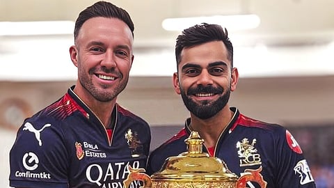 AB De Villiers and Virat Kohli with ipl Trophy