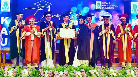 Minister P Prasad and Governor Rajendra Arlekar at the graduation ceremony of Kerala Agricultural University