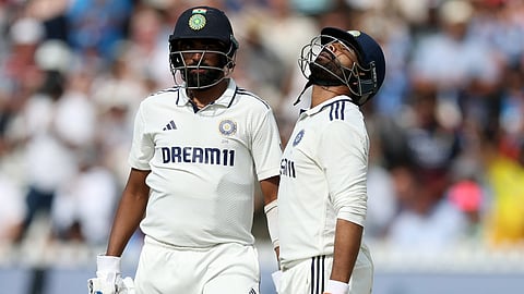Ravindra Jadeja and Mohammed Siraj In despair of defeat