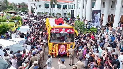 V S Achuthanandan's mourning journey