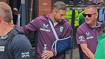 Chris Woakes in ovel