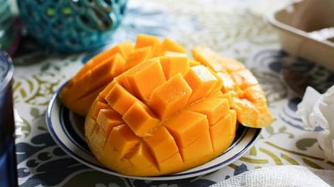 mango sliced