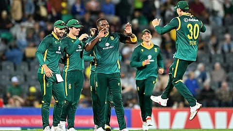 Lungi Ngidi celebrates his wicket with his teammates