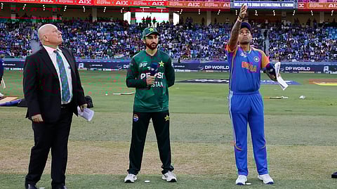 Andy Pycroft with India and Pakistan captains