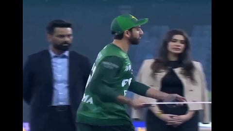 Pakistan captain Salman Agha throws Asia Cup runner-up cheque in front of Mohsin Naqvi