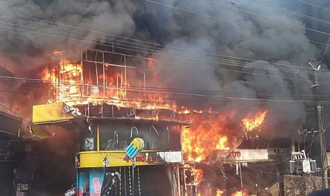 major fire in kannur thalipparampa